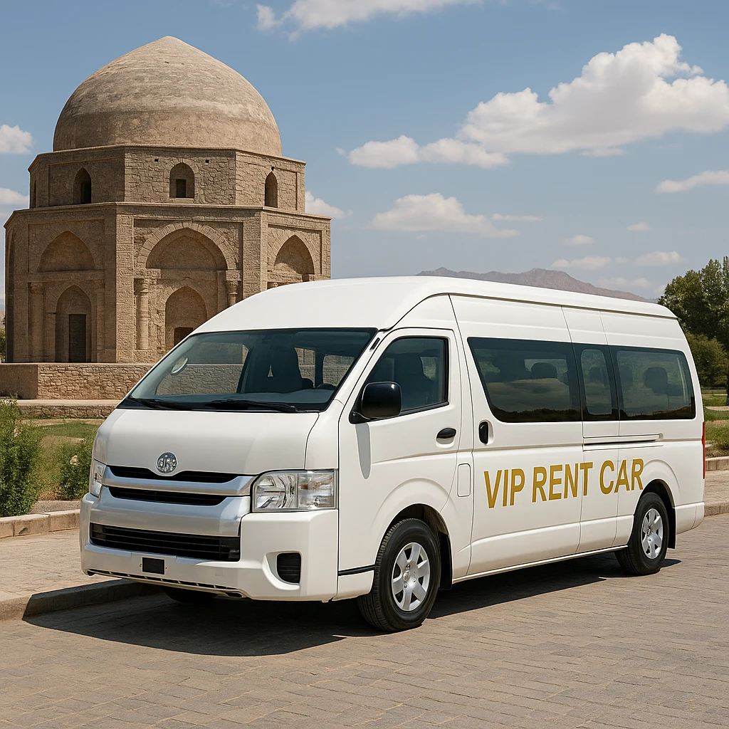 ون تویوتا هایس سفید جلوی گنبد جبلیه کرمان