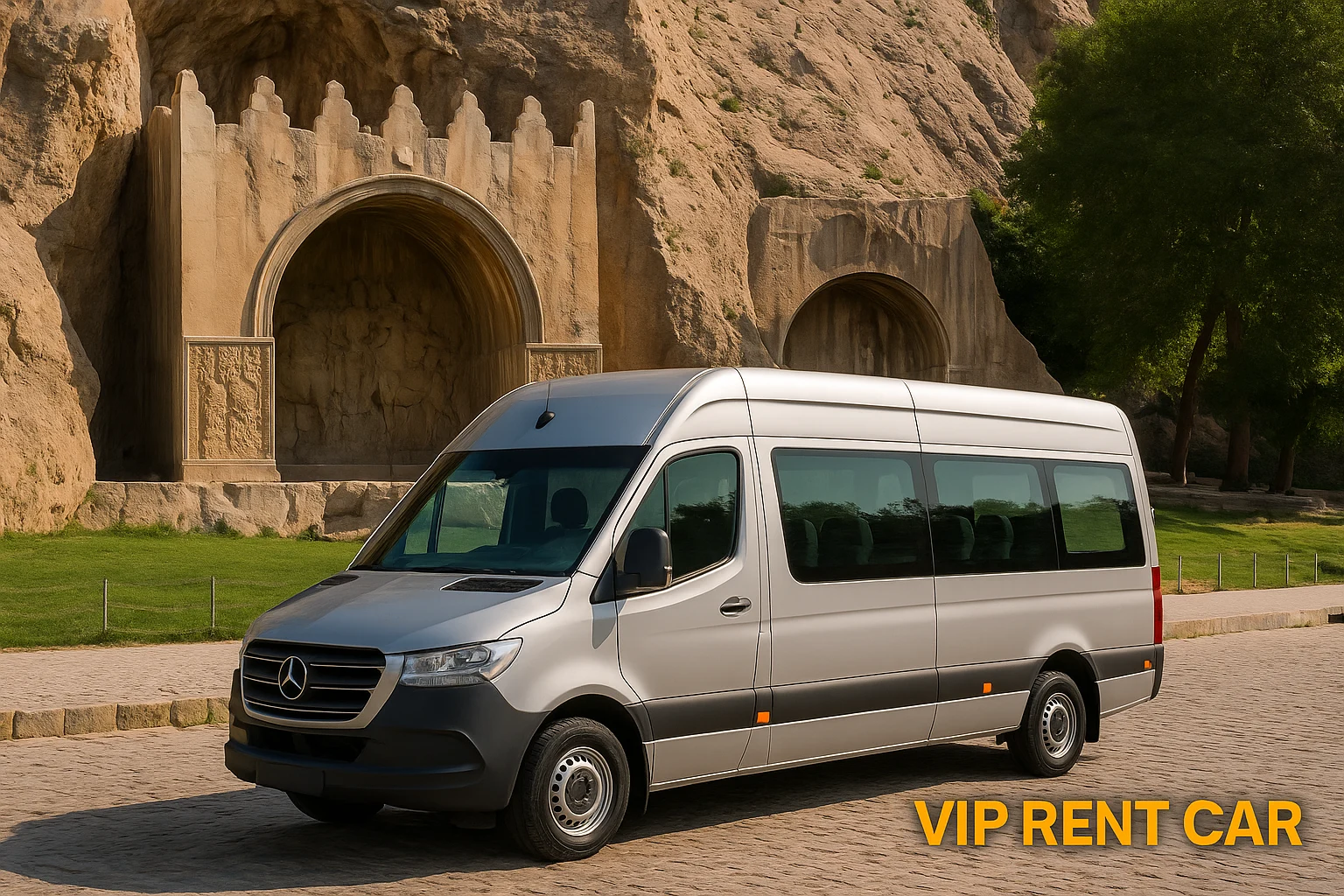 ون مرسدس اسپرینتر نقره‌ای جلوی طاق بستان کرمانشاه