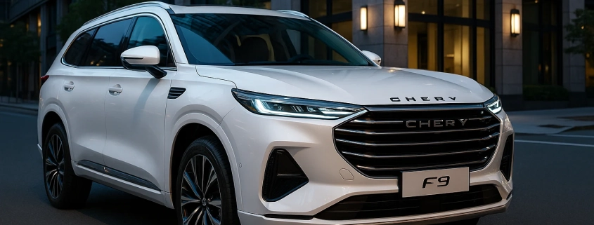 فونیکس F9 سفید صدفی با طراحی لوکس در خیابان شهری مدرن