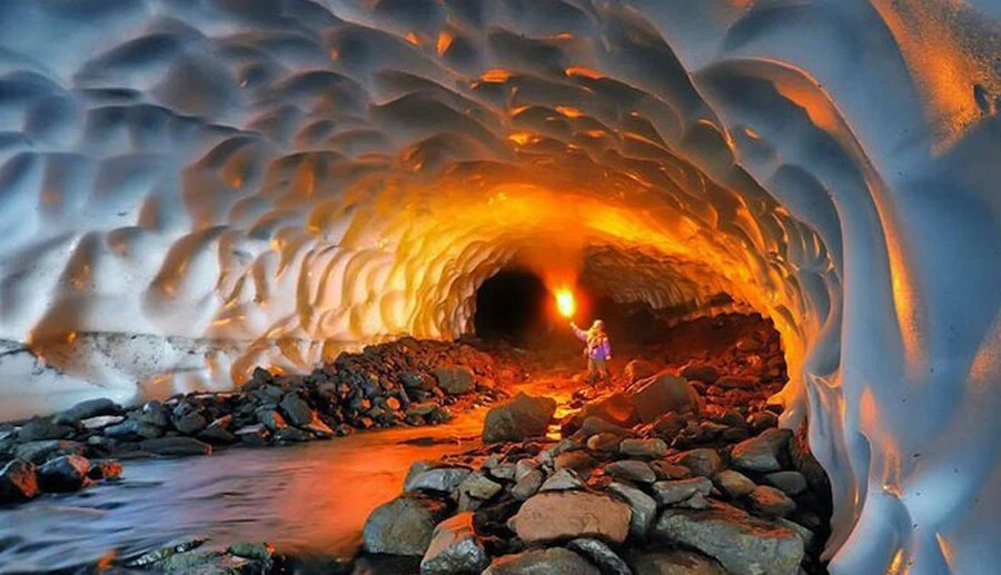 غار یخی چما رد شهرکرد